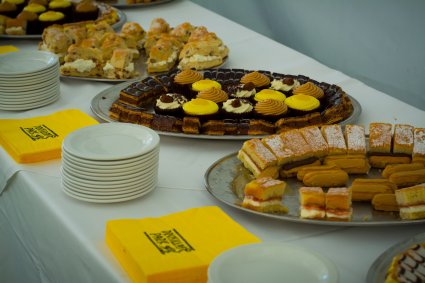 Cakes_and_treats_at_The_Great_Get_Together_2017.jpg